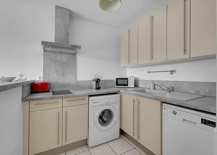 Apartment T2 Bord De Garonne Hypercentre Terrasse + Parking *